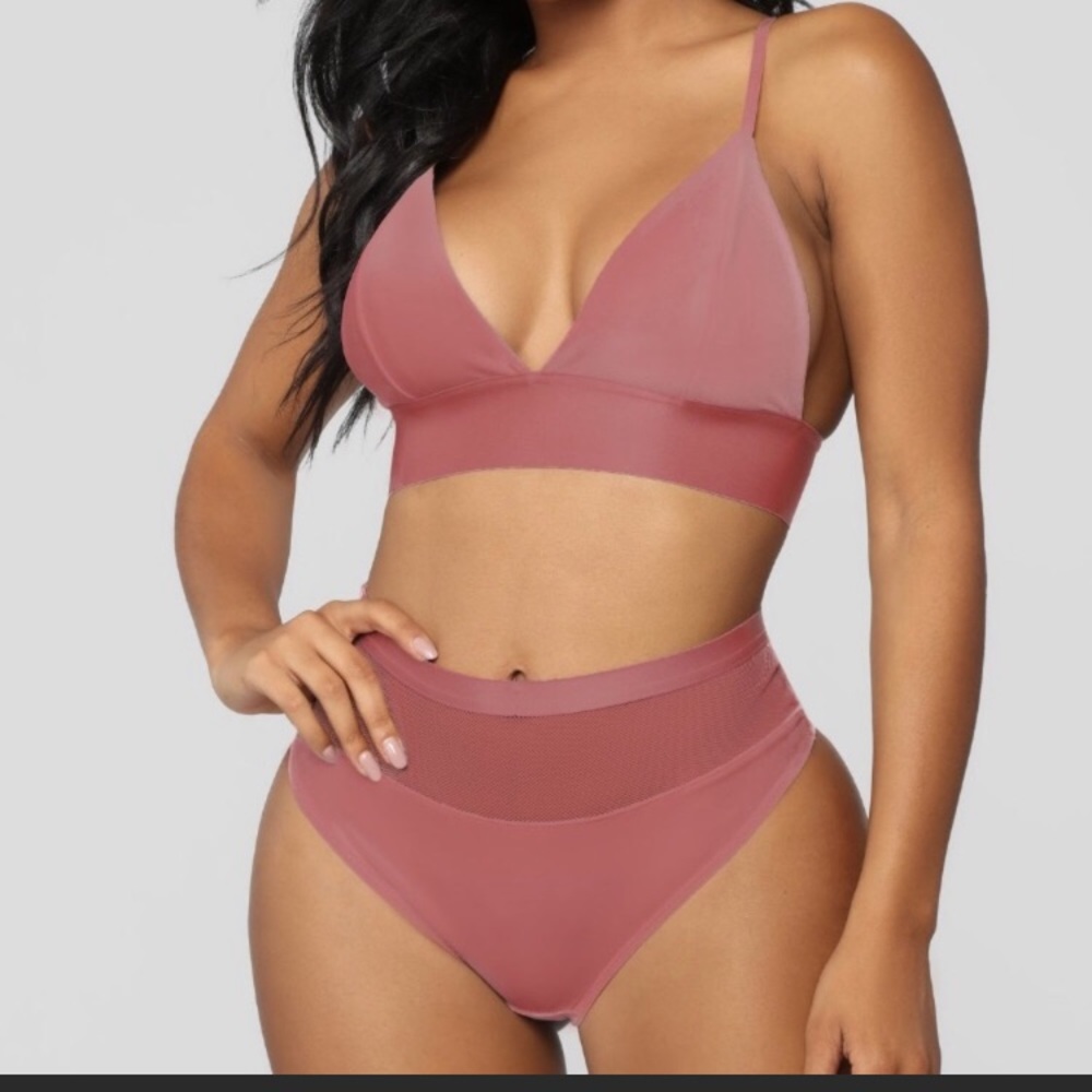 FASHION NOVA velvet dreams lingerie set